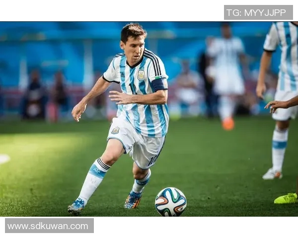 梅西引领新时代足球风潮他如何重塑足坛历史与未来