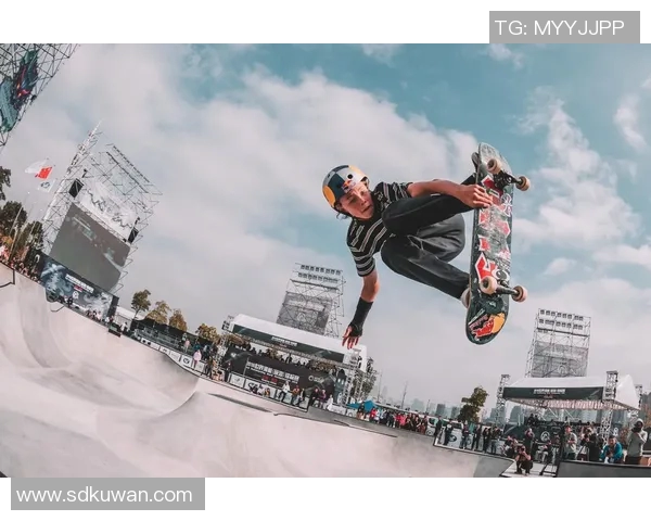 重庆滑板队在世界滑板锦标赛中的精彩节奏表现与未来展望分析 重庆滑板队在世界滑板锦标赛中的精彩节奏表现与未来展望分析