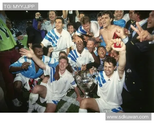 欧冠历史回顾与未来展望：欧洲足坛巅峰对决的演变与挑战